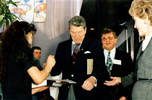Image description is not available for 1992.238